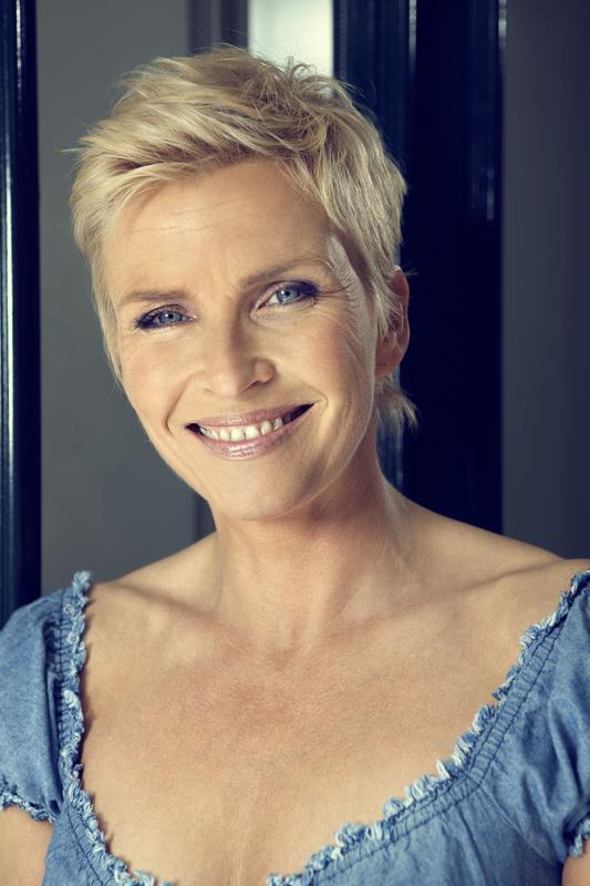 Anita Witzier brengt ode aan de doden