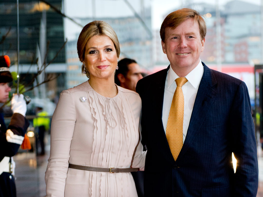 Willem-Alexander en Máxima de provincie in