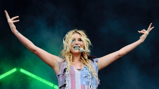 Zangeres Kesha heeft altijd een badpak bij zich