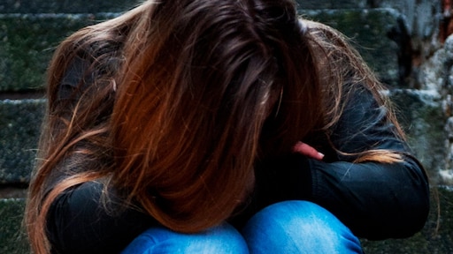 Sarah (15) door jongen via Instagram tot misbruik gedwongen: 'Er zijn veel jonge daders'