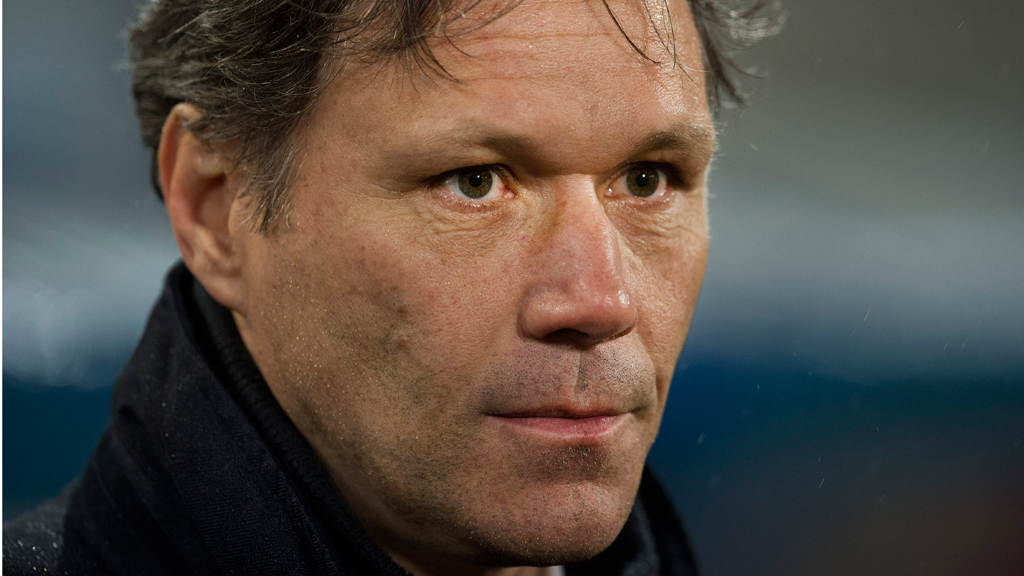 Marco van Basten week niet op tv na 'Sieg Heil'