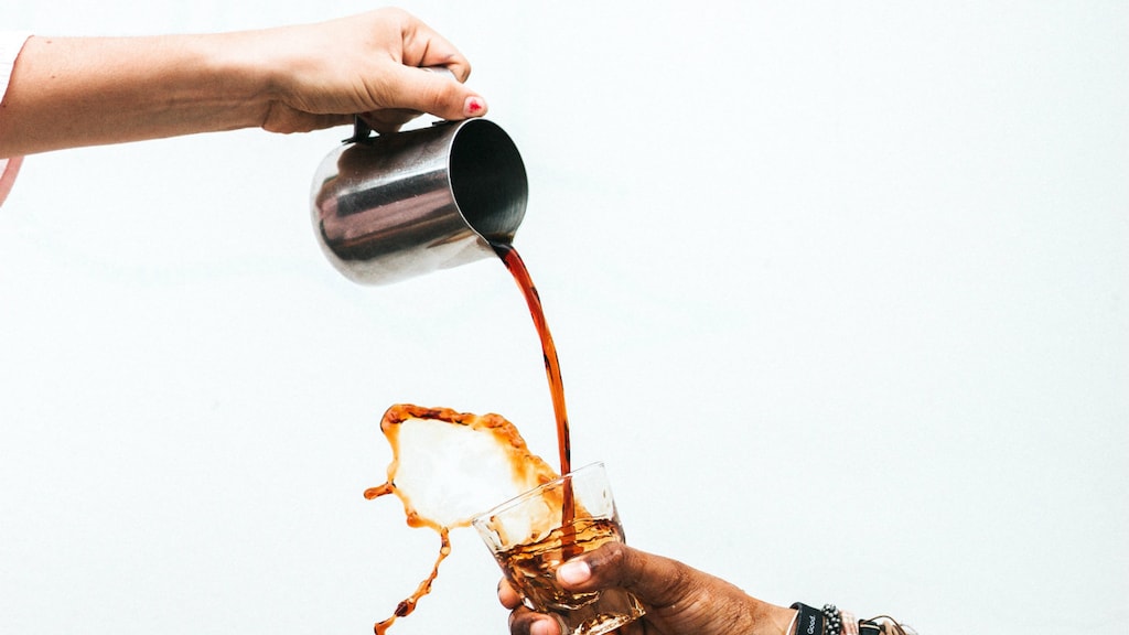 Zo krijg je een koffievlek uit je kleding