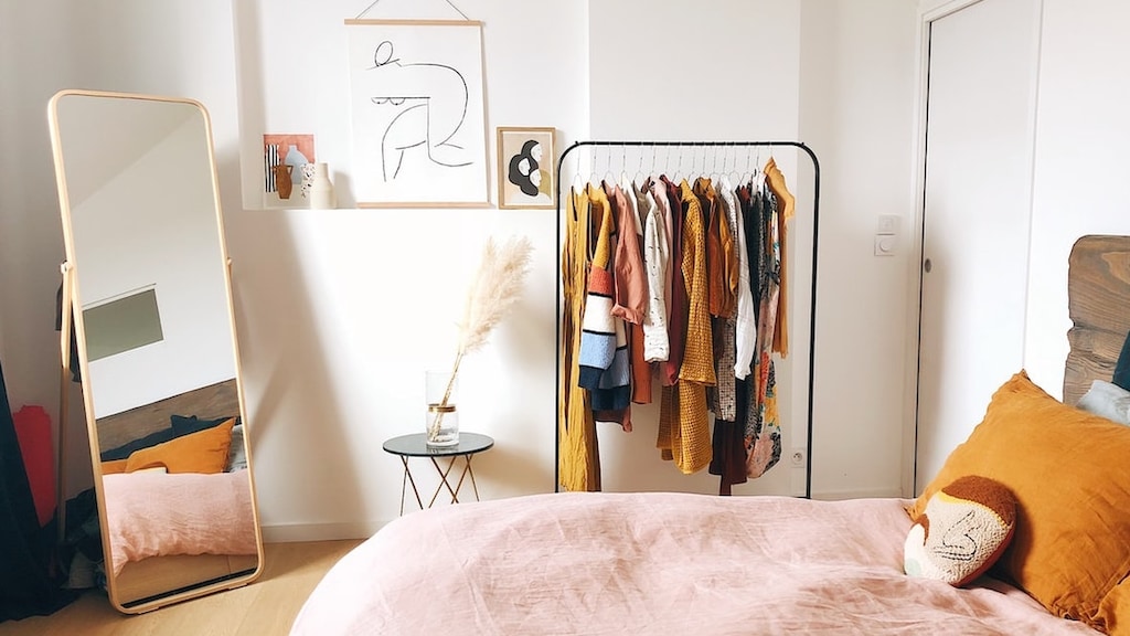 Hang je truien zó op en je bespaart ruimte in de kledingkast